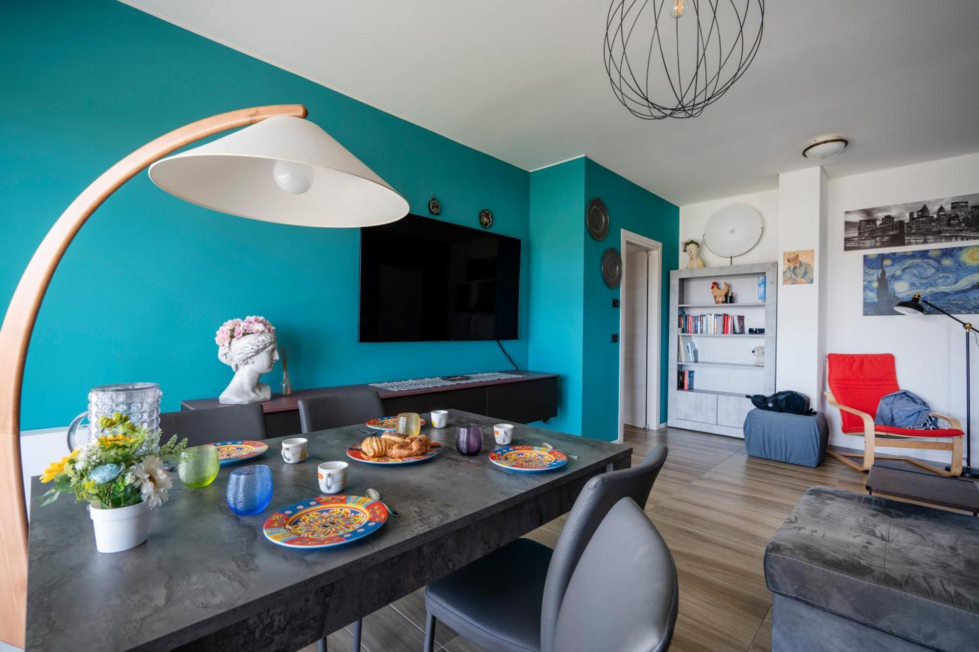 Kind Park - Sleek Apartment With Terrace & Parking Бари Екстериор снимка