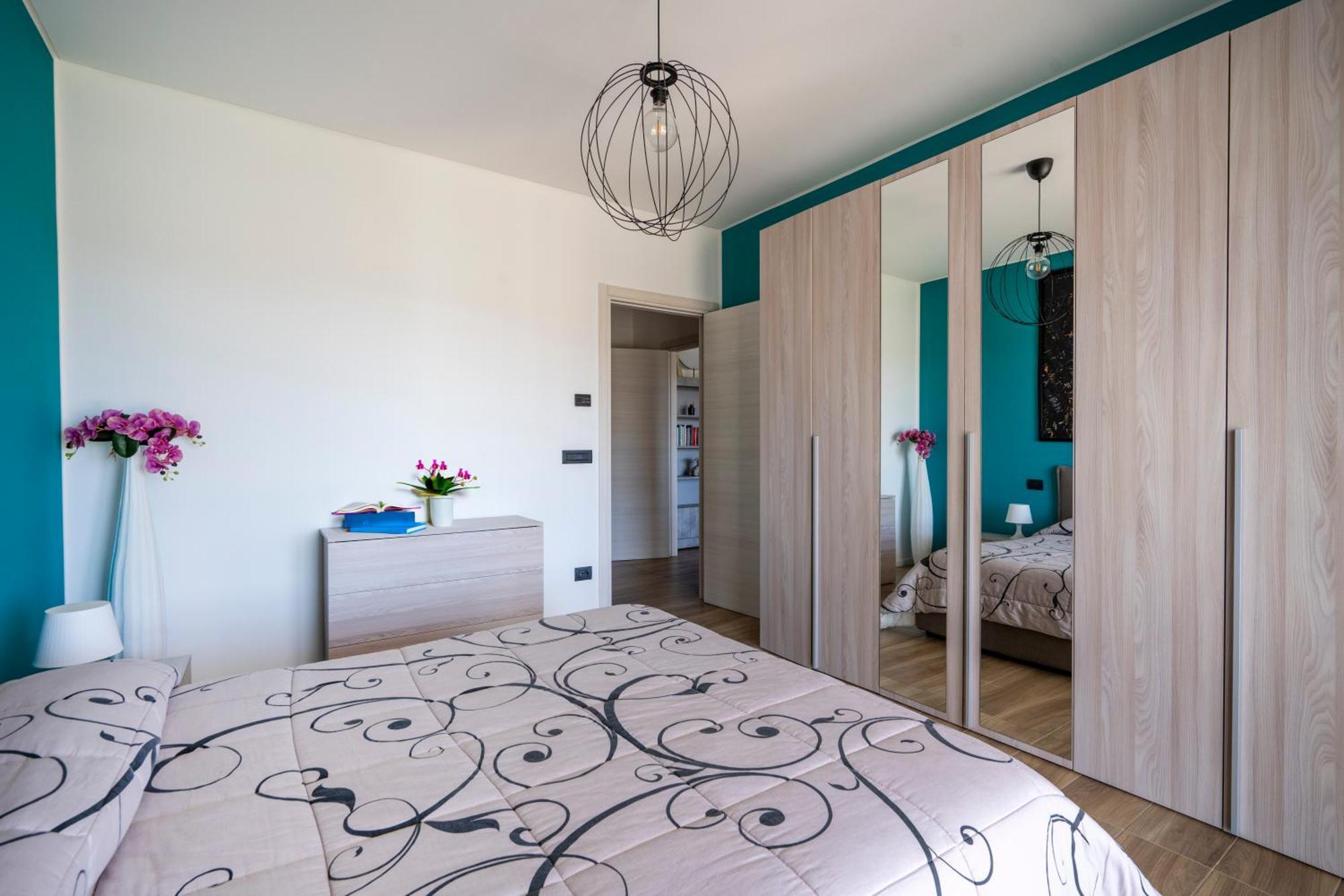 Kind Park - Sleek Apartment With Terrace & Parking Бари Екстериор снимка