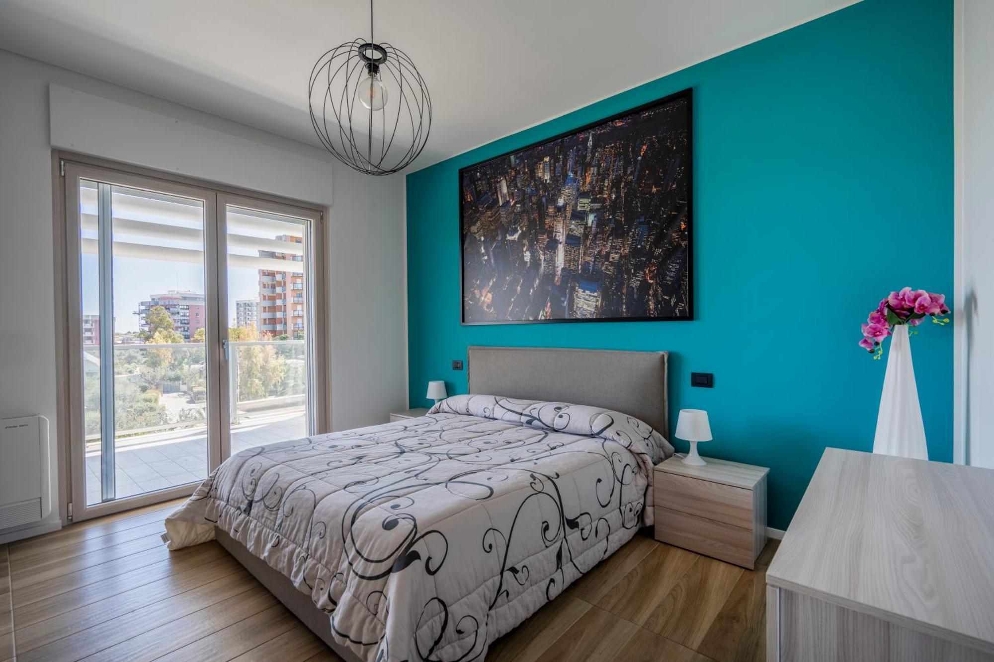 Kind Park - Sleek Apartment With Terrace & Parking Бари Екстериор снимка